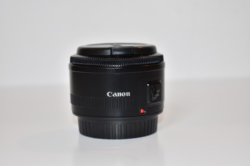 Canon 8 mk ii - f1.8,